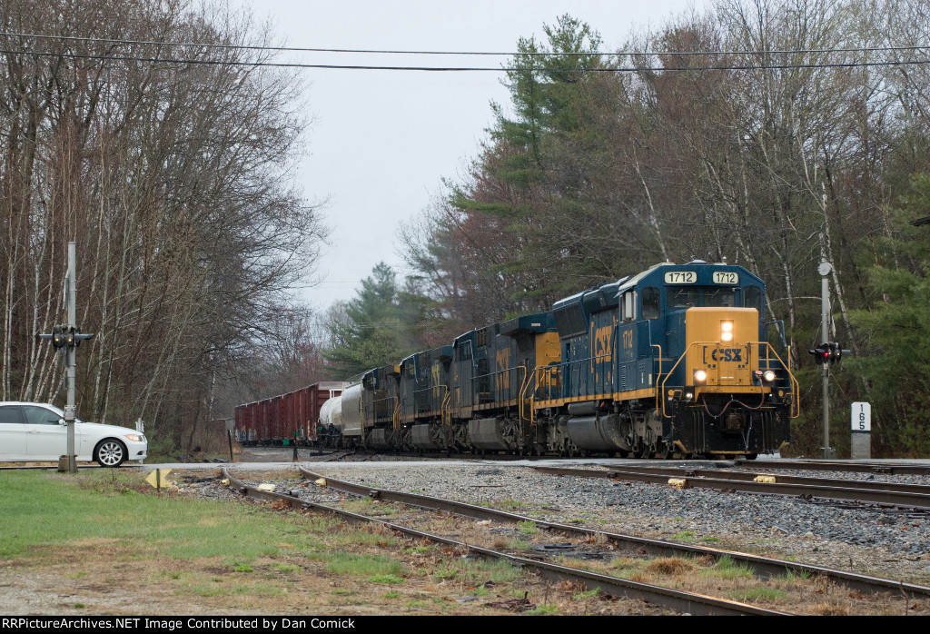 CSXT 1712 Leads M427 at Hacketts